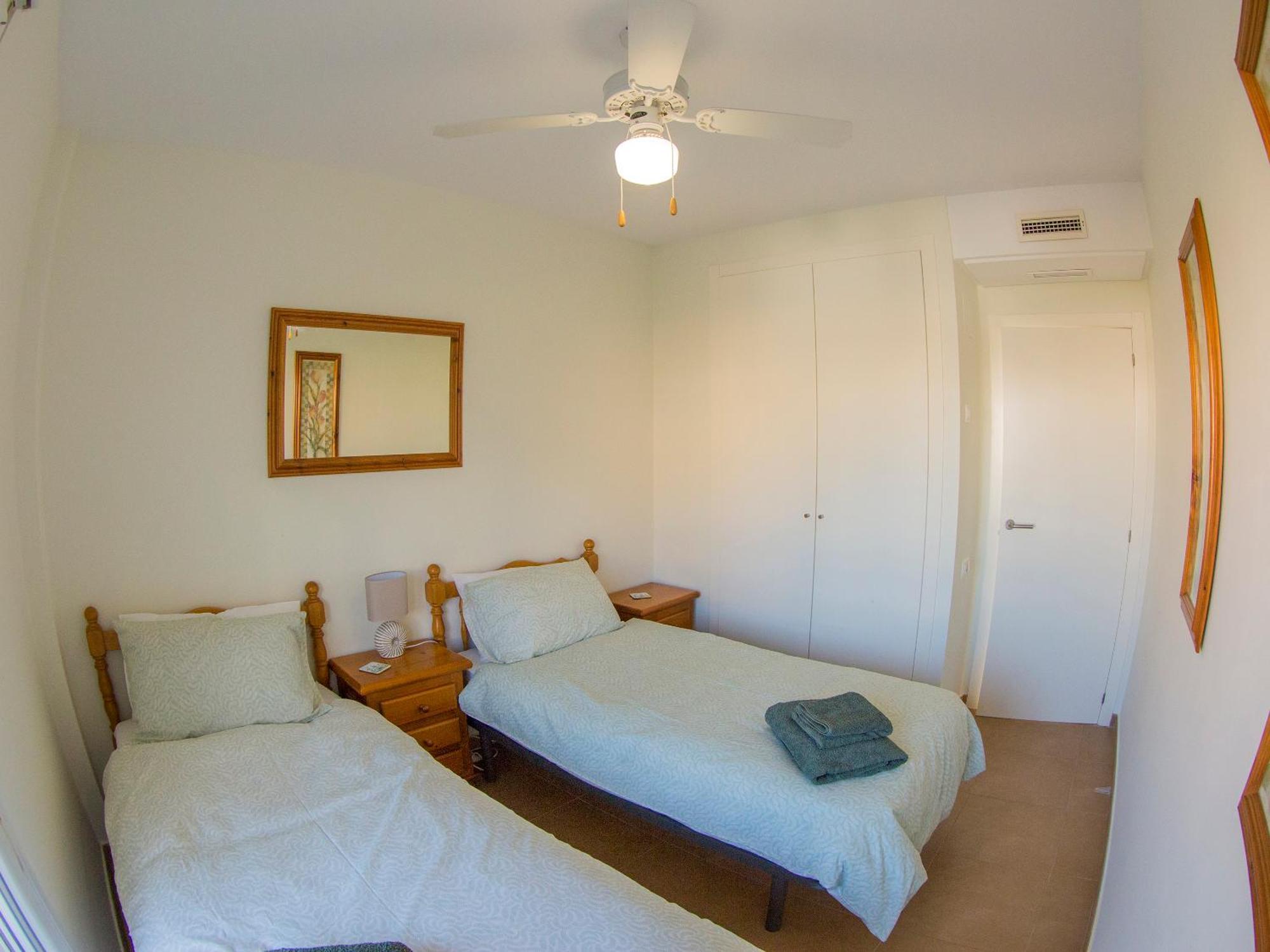 Immaculate 2-Bed Apartment In Pego Exterior foto